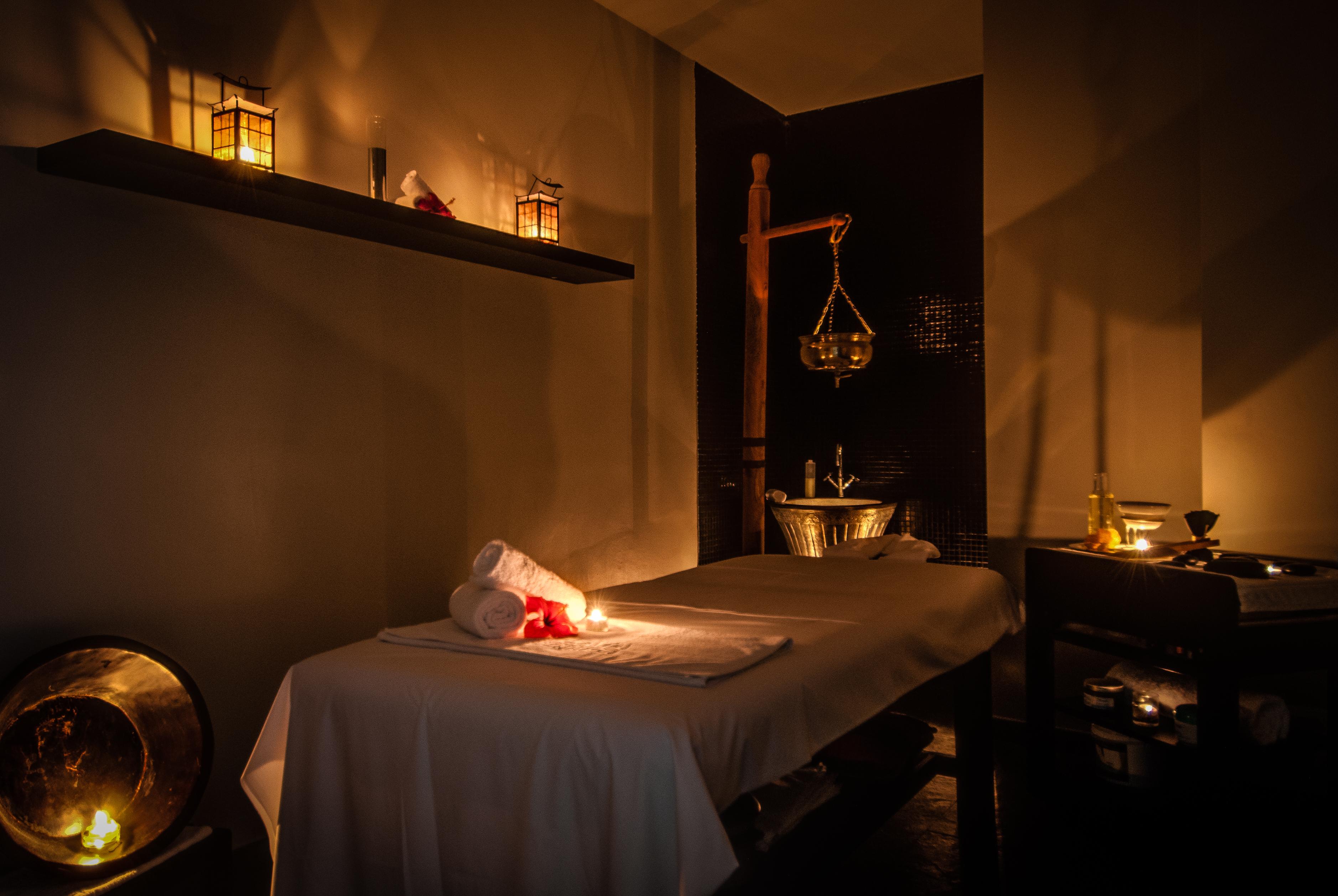 Senator Banus (Adults Only) Hotel Estepona Exterior photo Ayurvedic treatment room