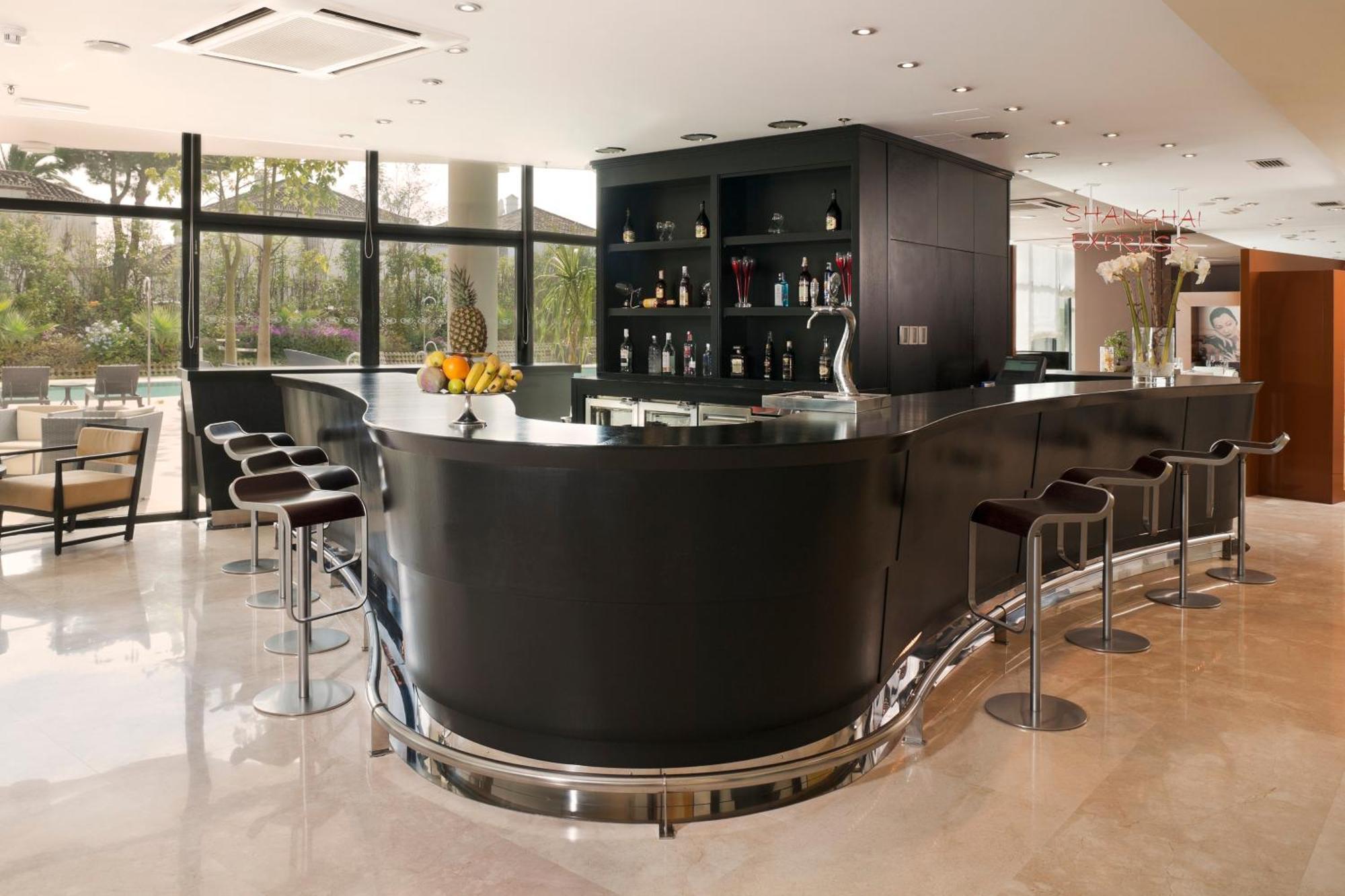 Senator Banus (Adults Only) Hotel Estepona Restaurant photo The bar at the hotel